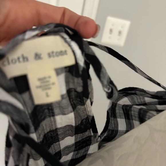 Modcloth Black and White Sleeveless Pleated Tank Top - Picture 3 of 3